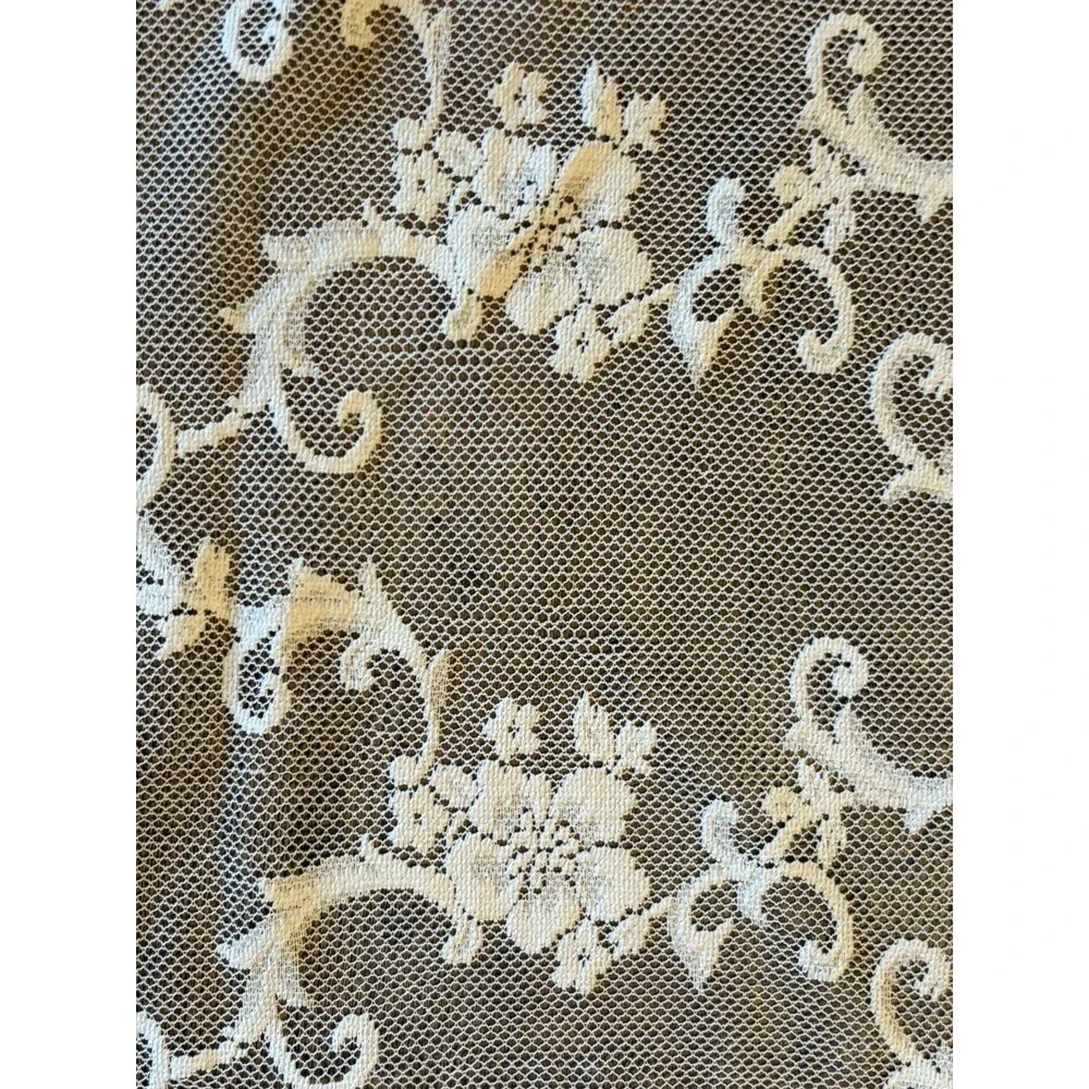 VTG Ivory Floral Roses and Scrolls Lace TABLECLOTH 63 X 117 Cottagecore